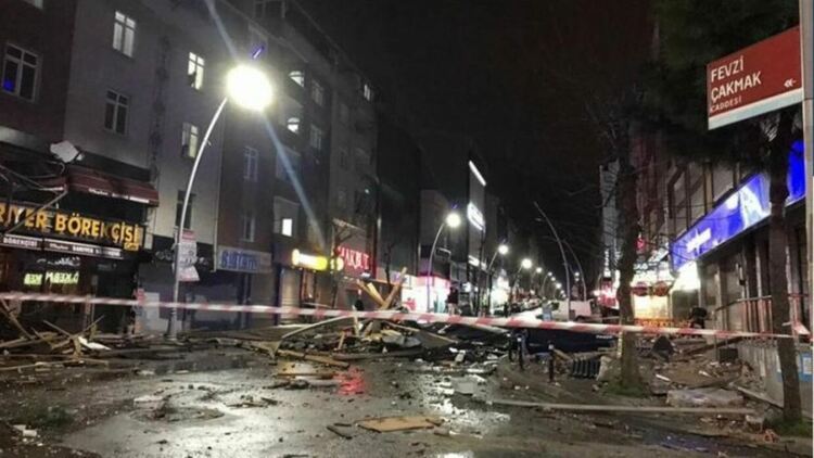Жена загина, за да спаси детето си в урагана в Истанбул