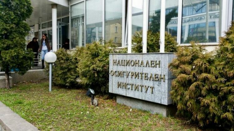 Средният осигурителен доход за България през октомври е 1180,40 лева, съобщи НОИ