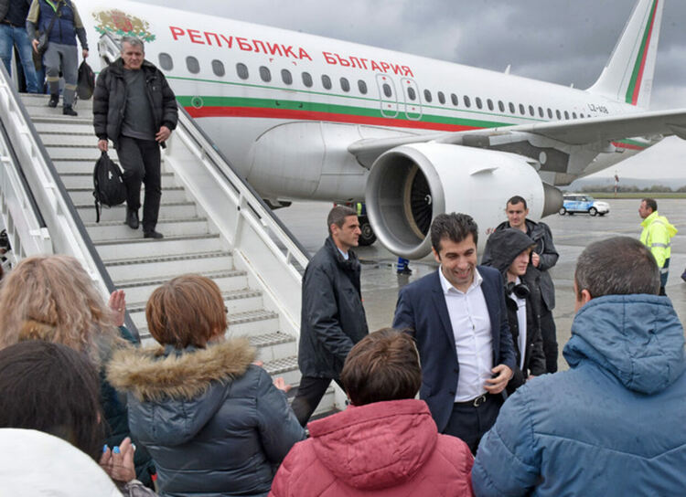 Моряците от "Царевна" се прибраха, фокусът сега ще е върху "Рожен" в Черноморск