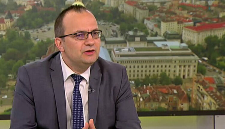 Мартин Димитров: Румен Радев иска служебен кабинет