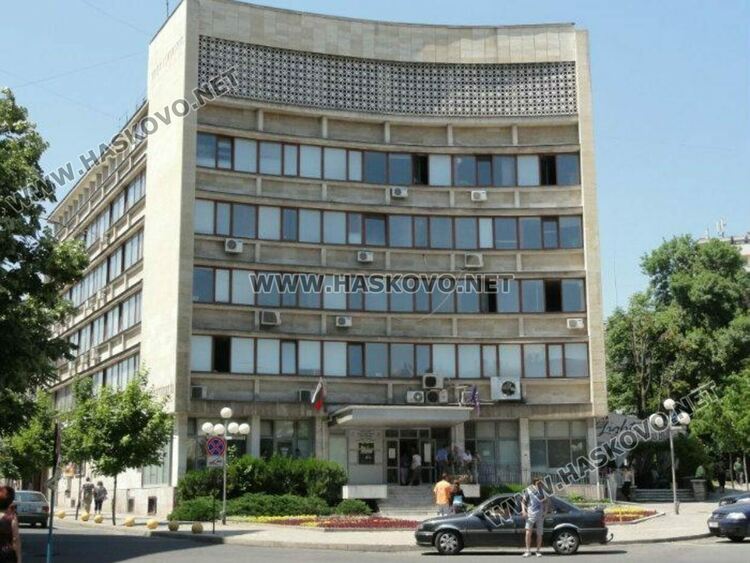 През август зрелостниците правят първа вноска за здравно осигуряване, ако не са започнали работа