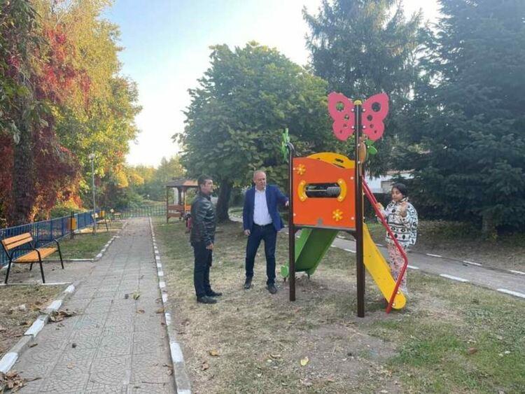 Искренци се радват на нов кът за отдих