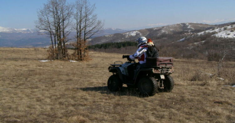 12-годишна подкара незаконно АТВ в Скалище, дават я на Детска педагогическа стая