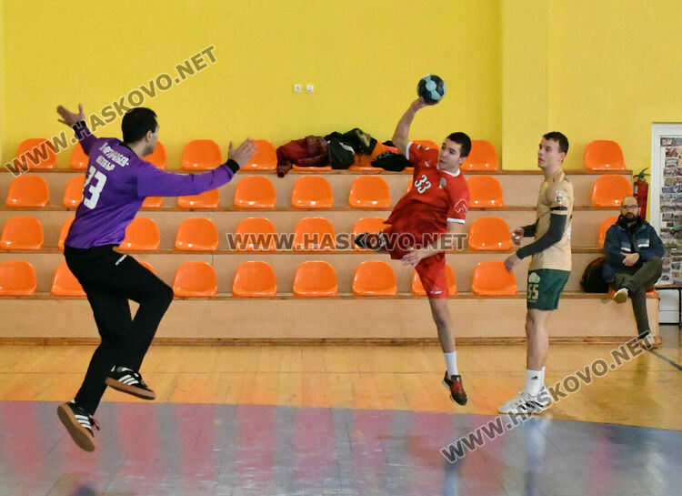 Хандбалистите от Хасково и Минерални бани играят мачове в помощ на Дани
