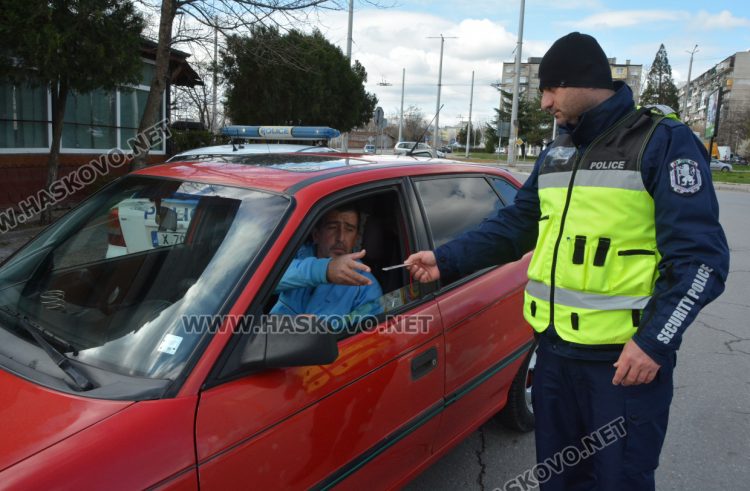 Полицейска акция в региона на Хасково за дрога и изборна търговия: има задържани