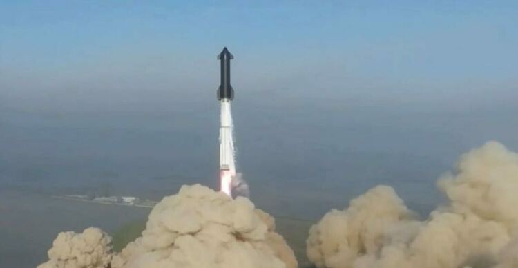 След изстрелването: Мегаракетата на SpaceX експлодира
