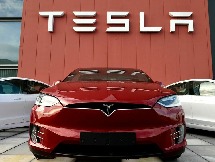 Tesla обяви шесто поред намаляване на цените на водещи модели в САЩ