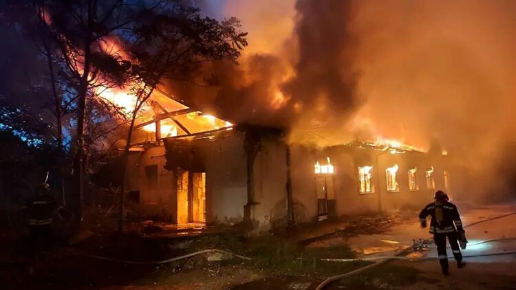 83-годишна жена е пострадала при пожар в жилището й