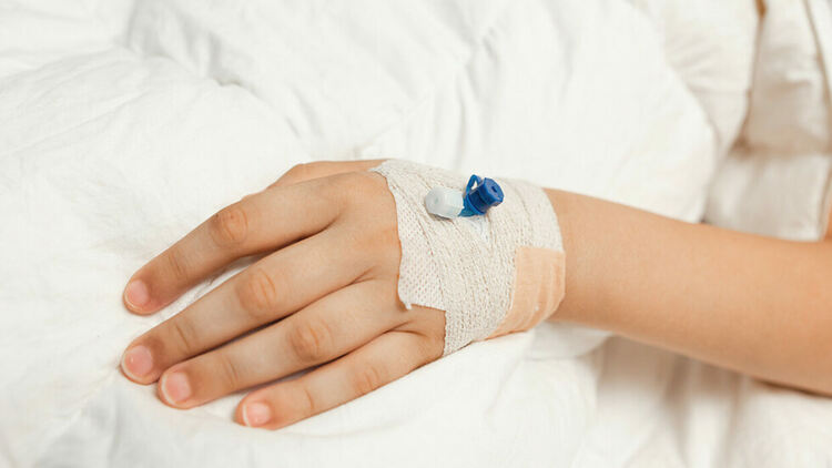 Изписаха от болница 8-годишното момче, ударено от мълния в Бургас