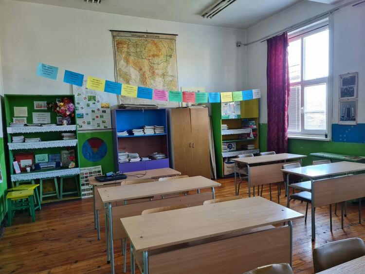 Връщат дисциплинарните наказания в училище? Асоциация "Родители" срещу синдикат "Образование"