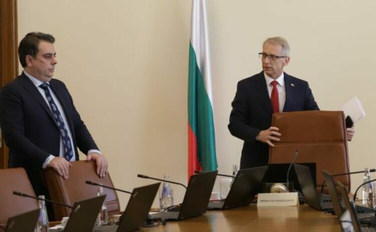 През 2023 правителството е имало 3 срещи с Лукойл, всичките - без стенограми