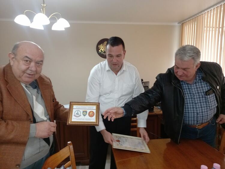 Областният управител на Кърджали се срещна с ръководството на запасните офицери