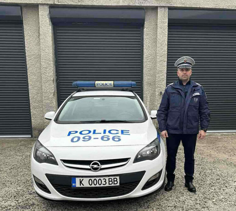 Благодарност за началника на сектор Пътна полиция“ в Кърджали