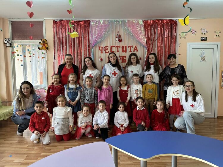 Доброволци на БМЧК Кърджали отбелязаха баба Марта.