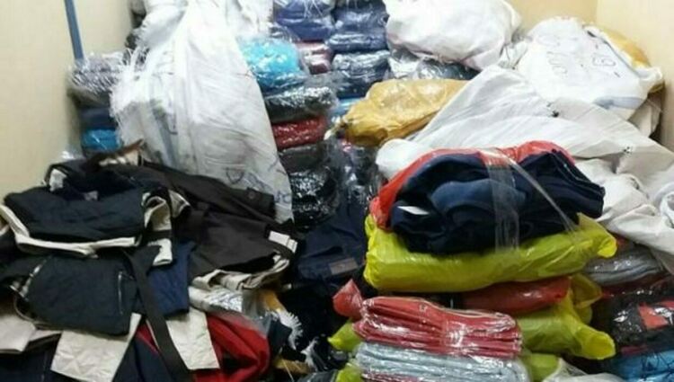 Иззеха 434 стоки менте при проверки на куриерска фирма