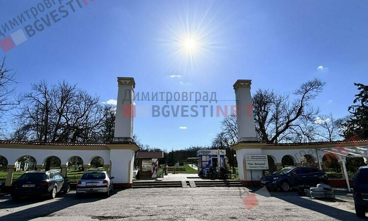 Ново соларно осветление замени старите лампи в парк Вапцаров
