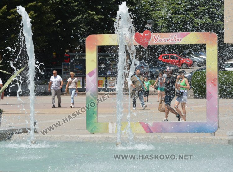 Слънцето и жегата продължават до края на седмицата