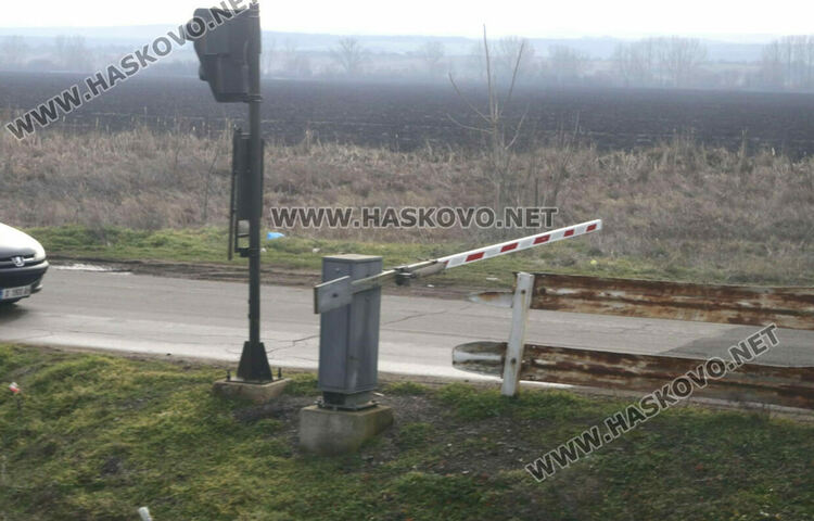 Бариерата на жп прелеза преди с. Малево вече работи