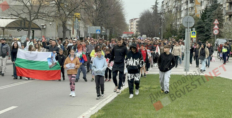 Стотици блокираха международния път край Димитровград, борят се за чист въздух