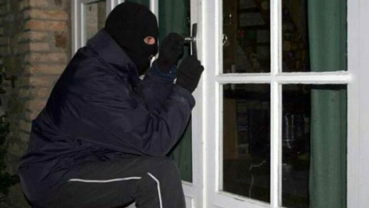 Откраднаха 300 литра дизел в Рудозем, обраха хотел в Гела