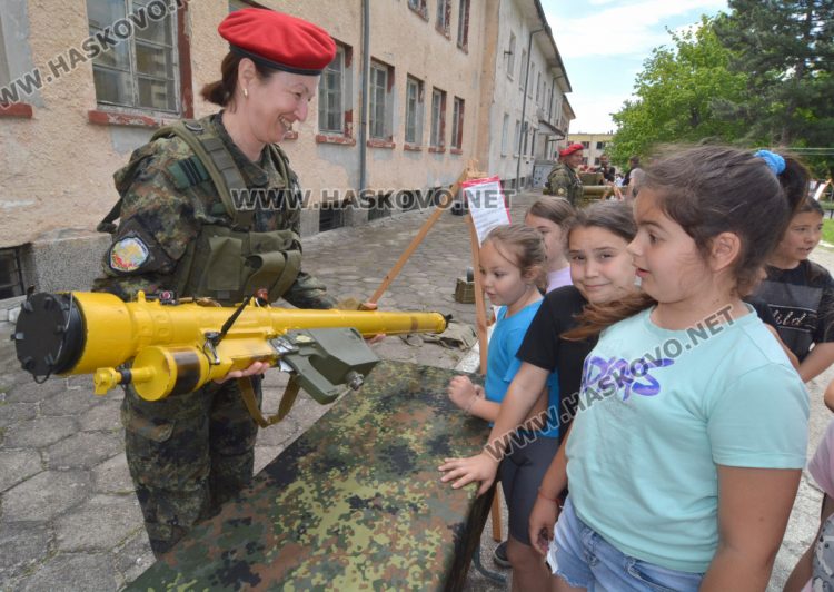 Хасковското поделение отвори врати за Деня на детето