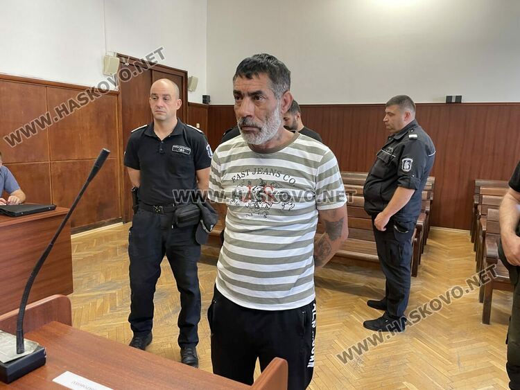 Бивш затворник остава в ареста за грабеж на мъж в Хасково