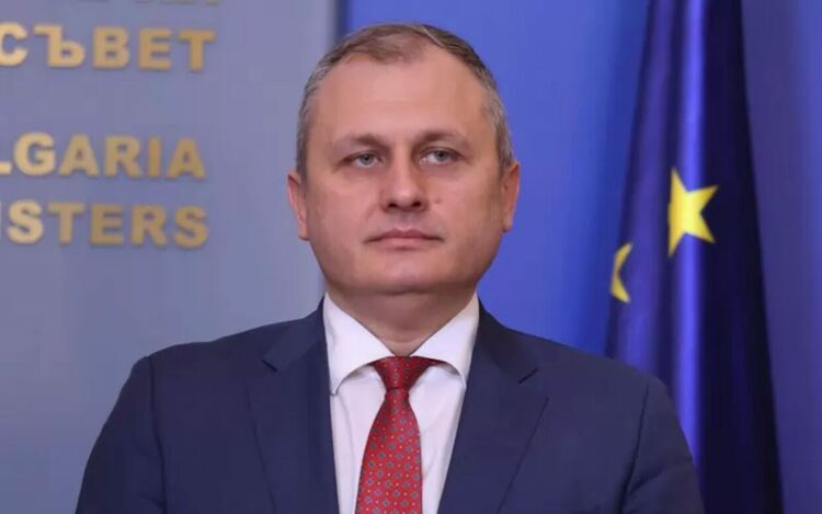 Властта посяга на достъпа до информация