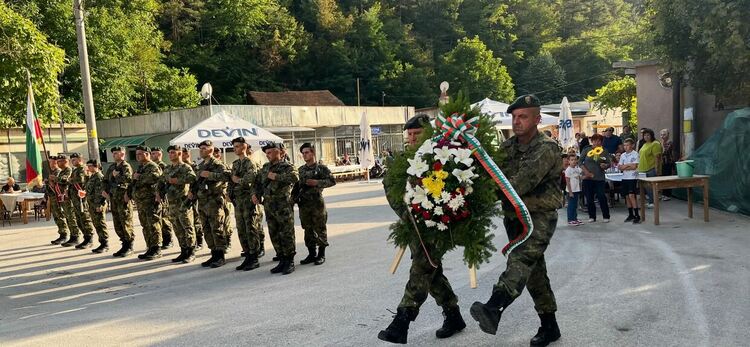 101-ви Алпийски полк почете паметта на загиналите във войните в село Михалково