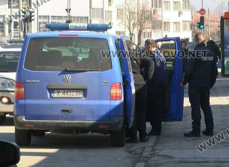 Заловиха мъж с метамфетамин и марихуана