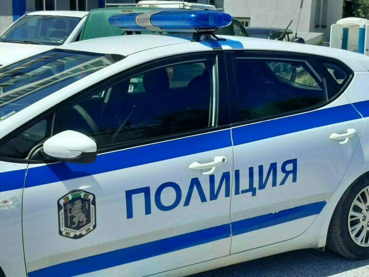 Криминално проявен задигна строителни материали и проводници 