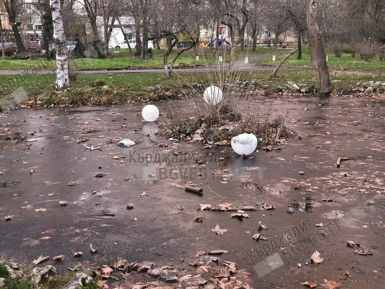 Погром в парк „Горубсо“в Кърджали, вандали потрошиха за празниците осветителните тела