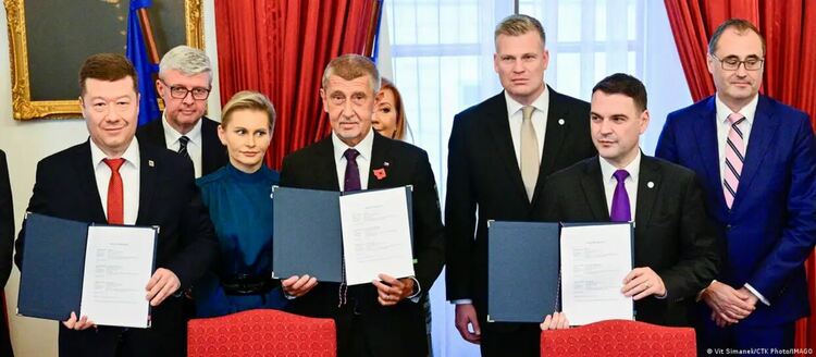 Как Украйна се превърна в ябълката на раздора в Чехия