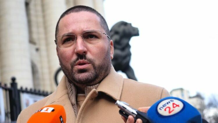 Николай Попов и „Сияние“ влизат в политиката