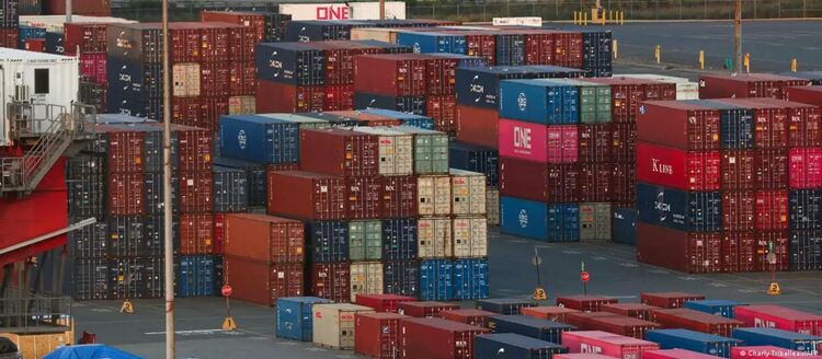 Митата на Тръмп: сметката я плащат американците