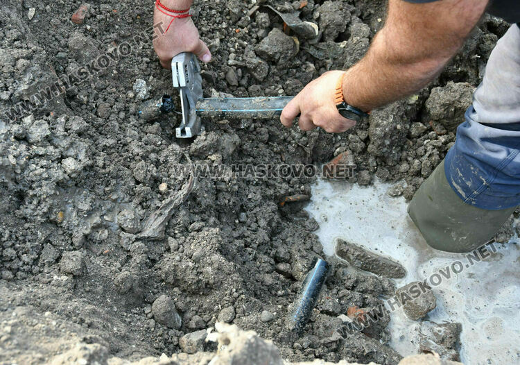Отстраняват аварии по водопроводи към и в села в Хасковска област